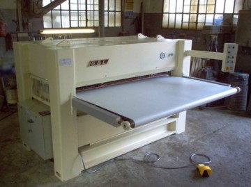 Rollpress (for sole/shoulder leather) - G.B.L. - SA 2000 (semi-automatic) Rollpress (for sole/shoulder leather) - G.B.L. - SA 2000 (semi-automatic)
